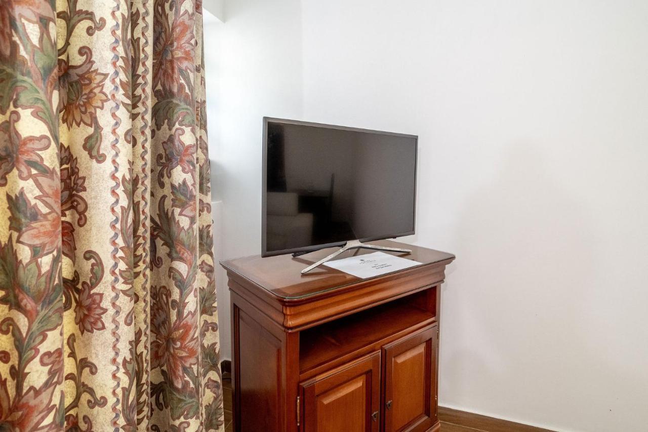 Rustic Old Town - T3 Apartment อัลบูเฟรา ภายนอก รูปภาพ